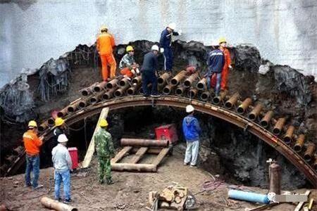 兰考隧道钢花管支护案例